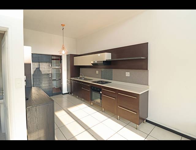 1 BEDROOM APARTMENT FOR SALE IN GREENSTONE HILL